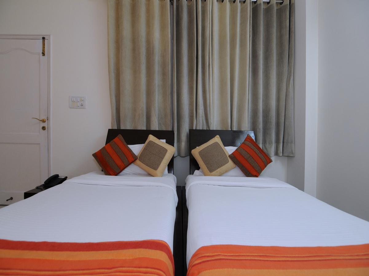 Mehra Residency At The Airport Hotel New Delhi Ngoại thất bức ảnh